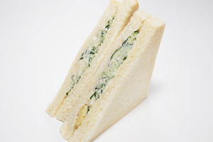 きゅうりサンドイッチ 210円