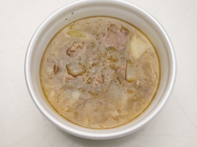 要町の『中国名菜 福光苑 鼓楼』の羊肉とダイコンと白菜漬けのスープはこれからの季節にぴったりの温ったかメニュー